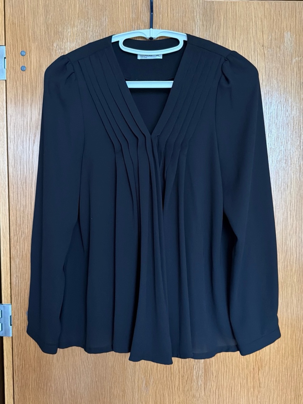Black Pleated V-Neck Long Sleeve Women's Top